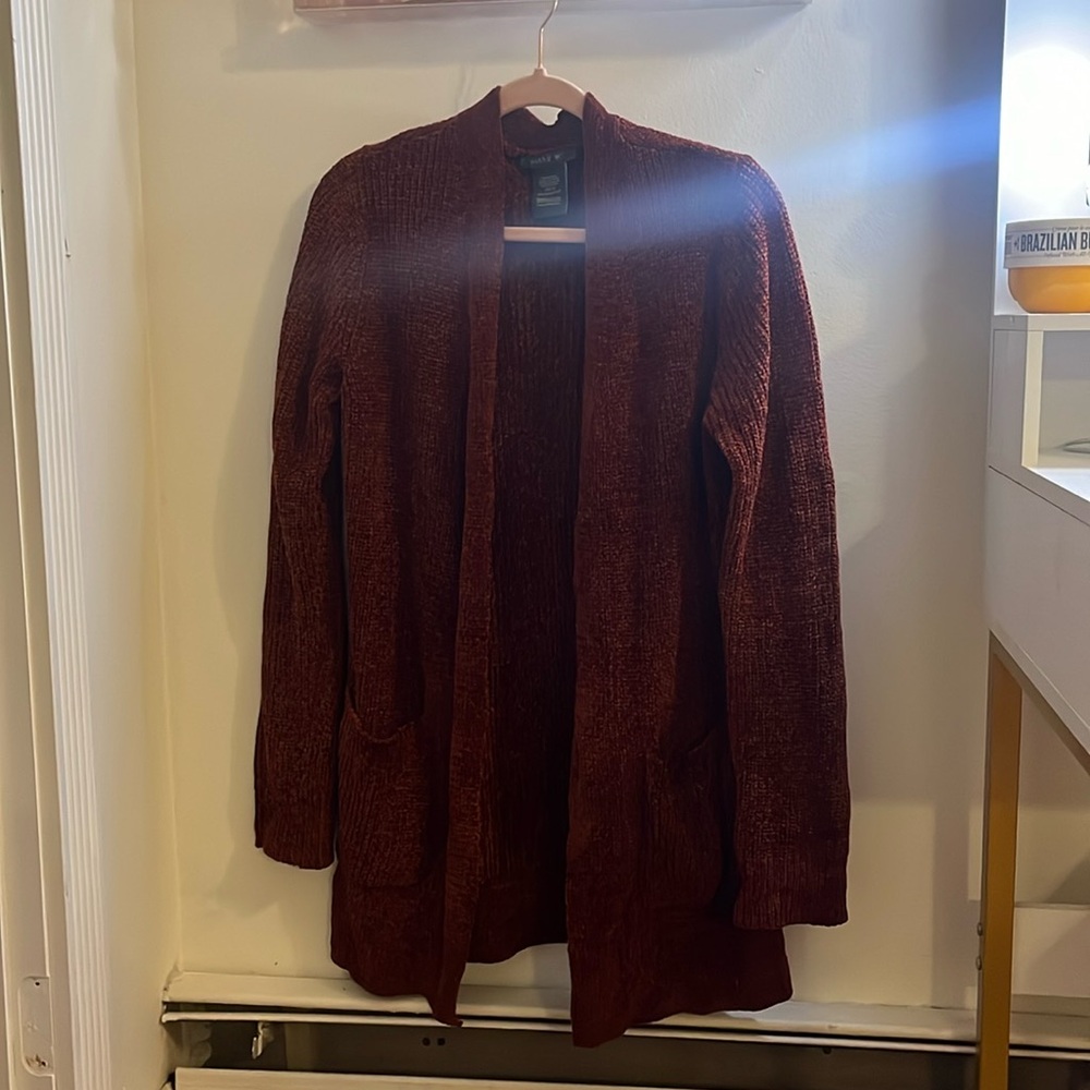 Size M Maroon Cardigan